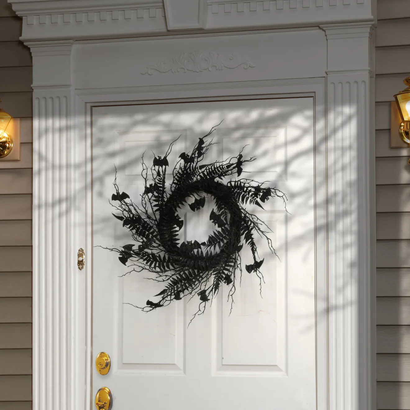 New 24 in. Halloween Spooky Wreath with Bats, Fern Leaves, Branches Wreaths