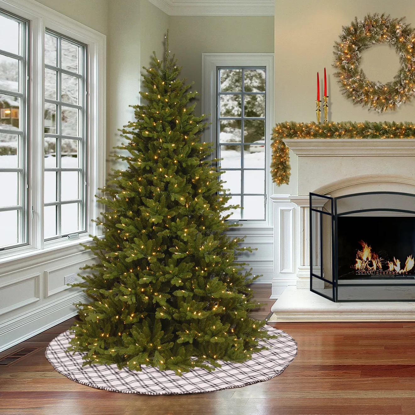 New 48 in. HGTV Home Collection Black White Ric Rac Border Tree Skirt Tree Skirts & Collars