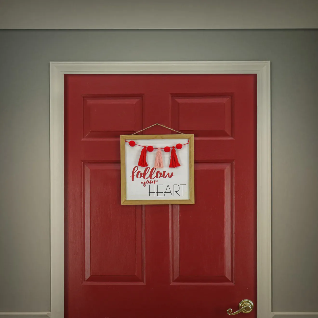 Outlet 13 in. Valentine's 'Follow Your Heart' Hanging Wall Decoration Decorations