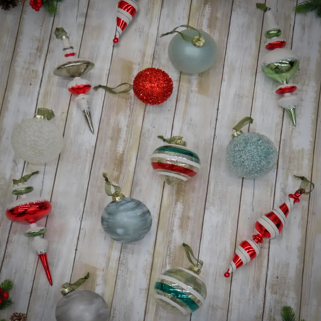 Discount 24-Piece HGTV Home Collection Nostalgic Traditions Ornaments Tree Ornaments