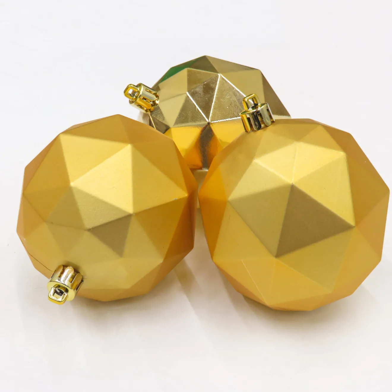 Best 6-Piece Shatterproof Geometric Gold Ornaments Tree Ornaments