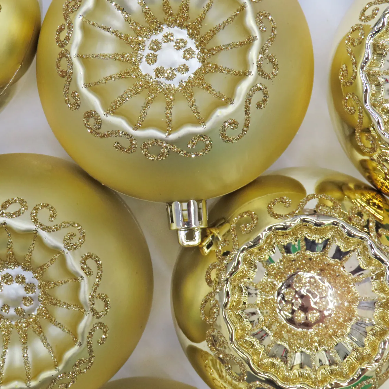 Outlet 6-Piece Shatterproof Glittering Gold Ornaments Tree Ornaments