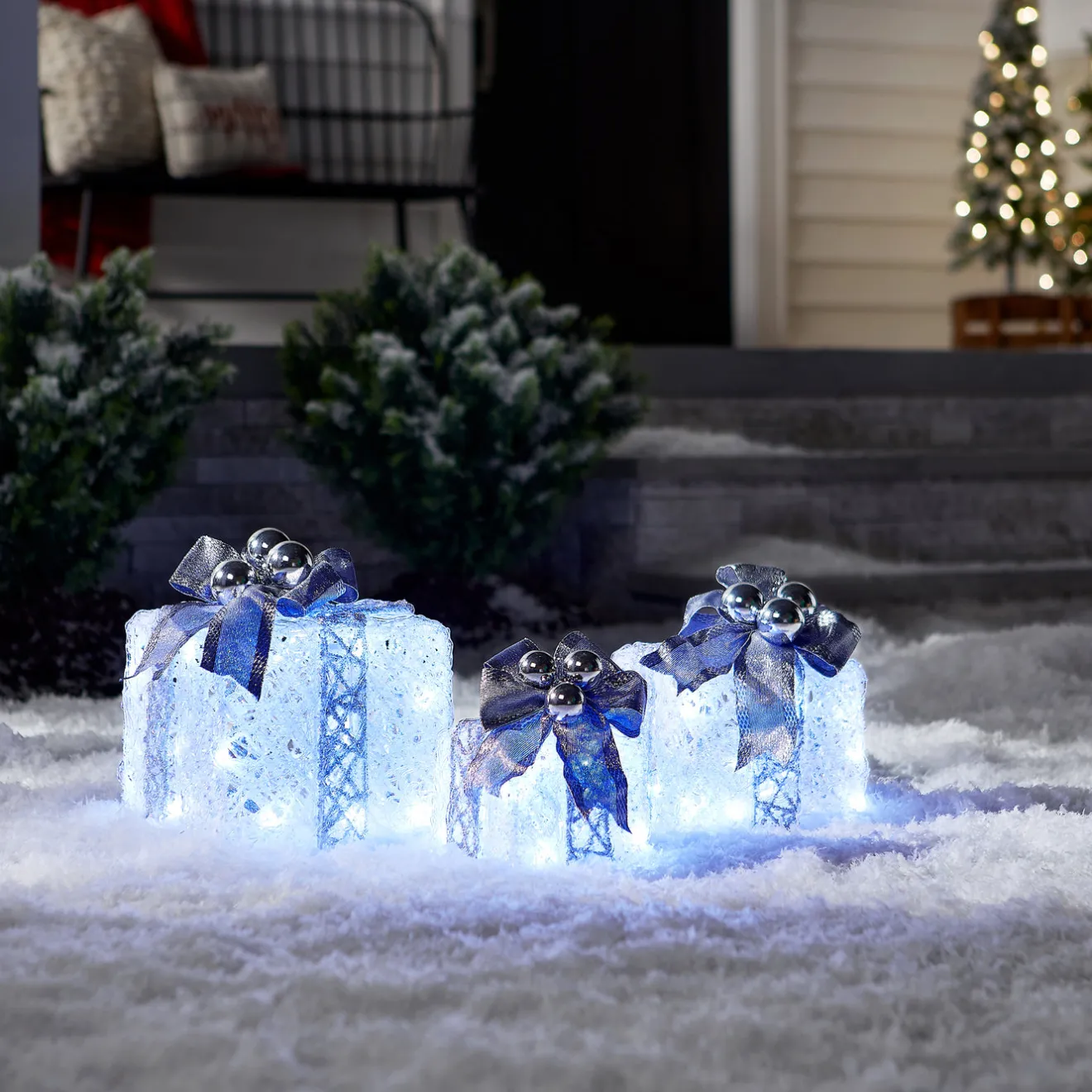 Pre-Lit Decorated White Gift Box Assortment Yard Decorations